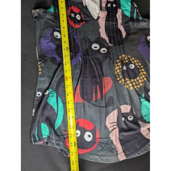NWT Micoson Pleat Neck Sleeveless Women Size S Top V Neck Black with Cat Print - Picture 6 of 10